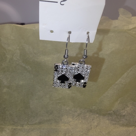 NWT- Spade earrings - Picture 2 of 5